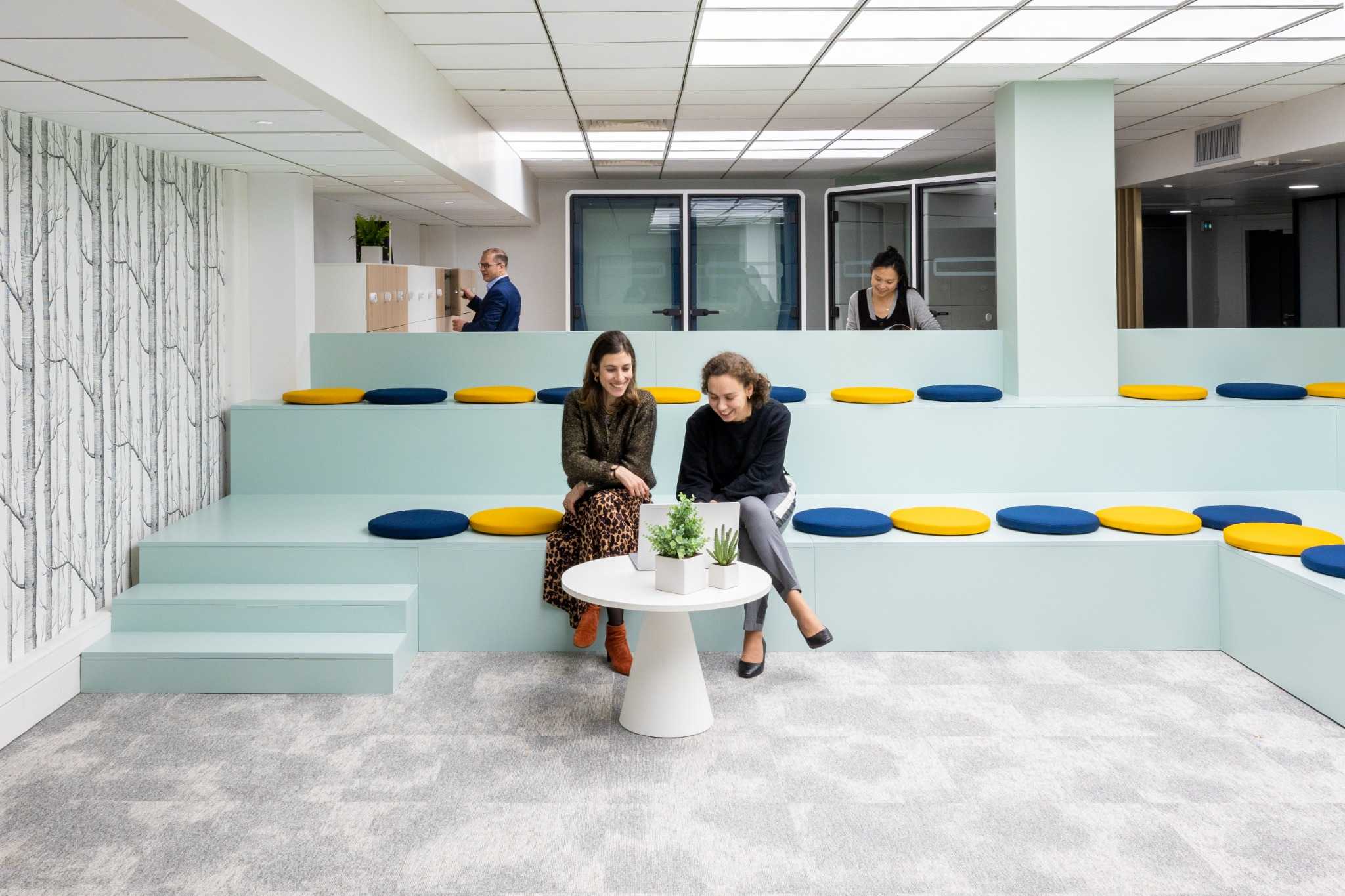 Espaces de travail d'un groupe pharmaceutique par Ronnsquare