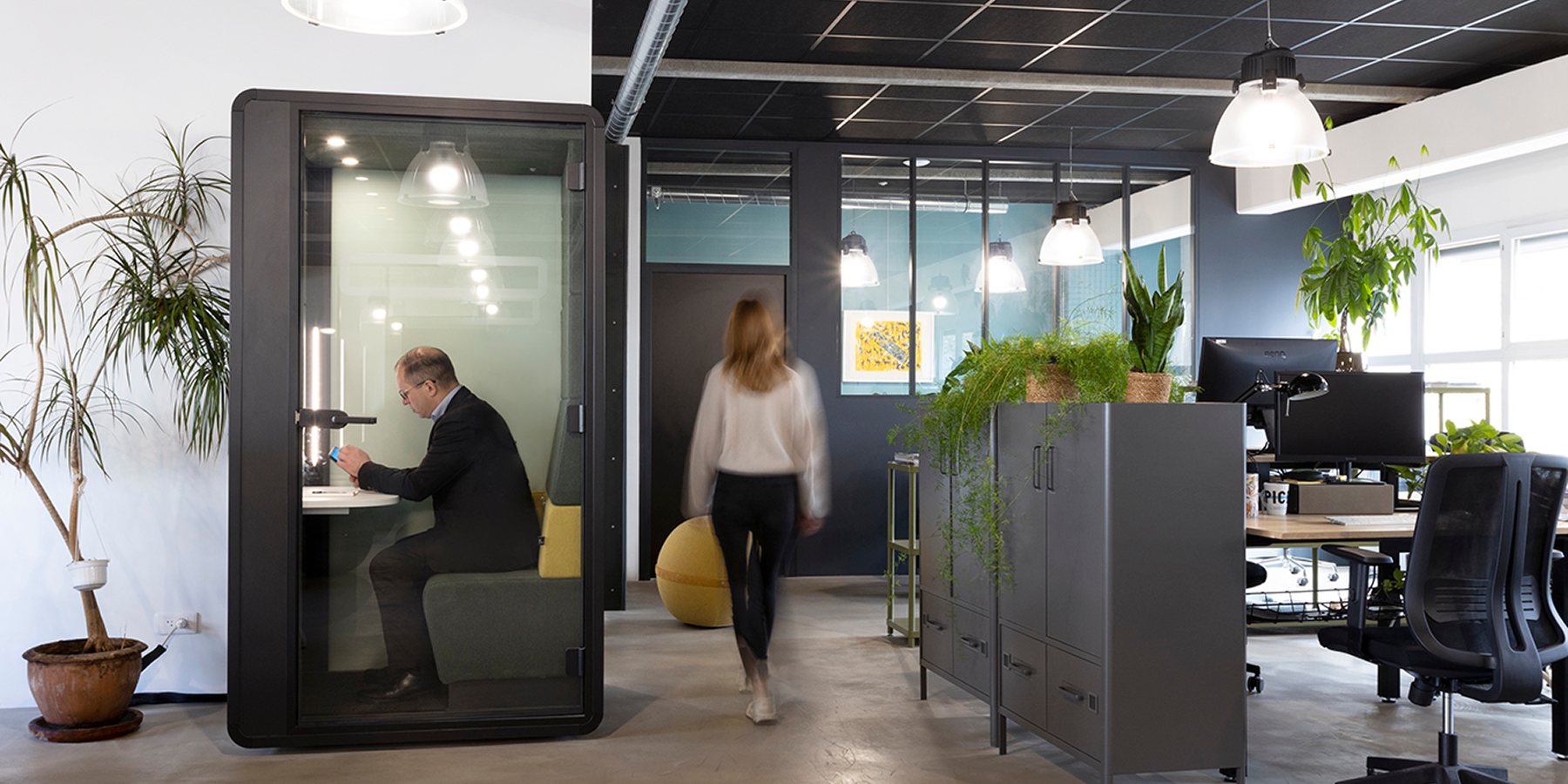 Espace de travail en open space