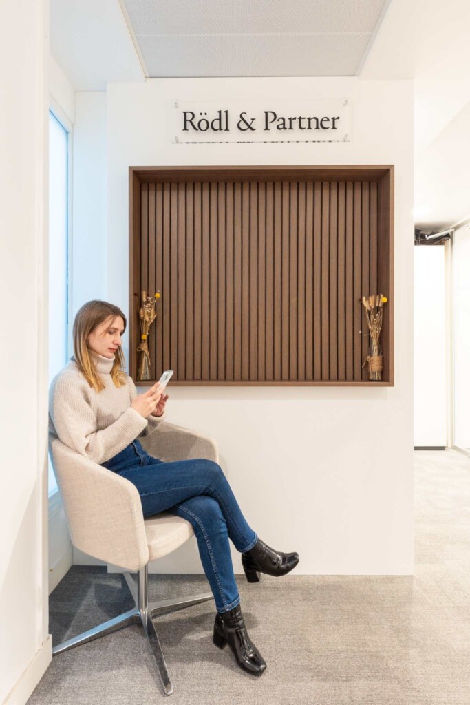 Aménagement intérieur Rödl & Partner par Ronnsquare