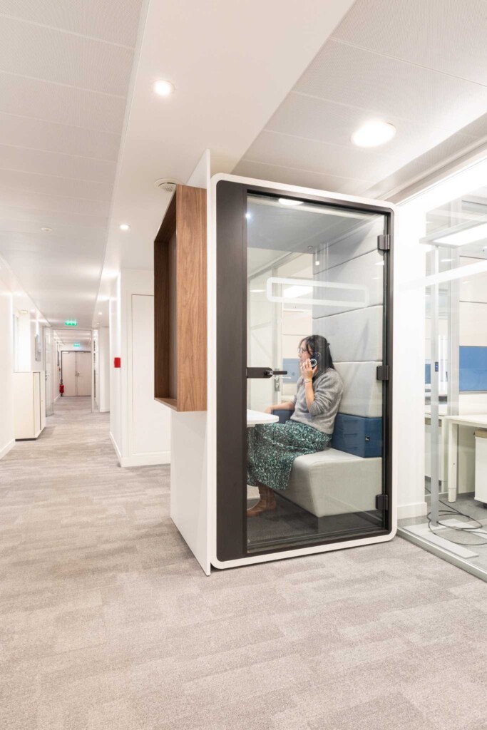 Espaces de travail Rödl & Partner aménagés par Ronnsquare